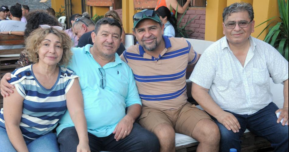 UNA PENtildeA SOLIDARIA ABRAZOacute A NATALIA LAINI