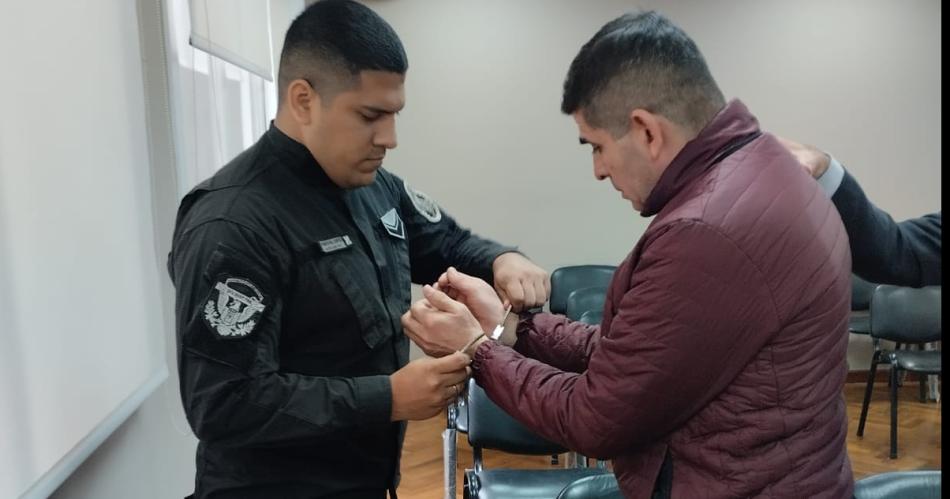 LIBERTAD MUERTA Silva esposado abandonar� el recinto Chau a su mundo al menos hasta el 2055