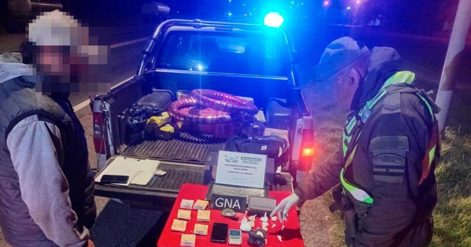 Capturan a un hombre que utilizaba a su hija para traficar cocaiacutena 