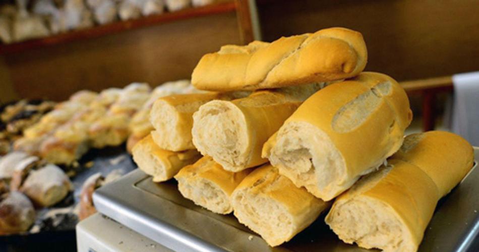 El precio del pan sube en todo el paiacutes y en Santiago el sugerido alcanza a los 2800 desde el 21 de abril