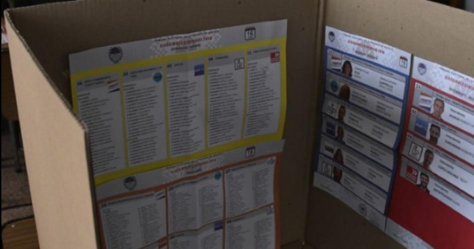 El 26 de octubre por primera vez los santiaguentildeos utilizaraacuten la boleta uacutenica de papel 