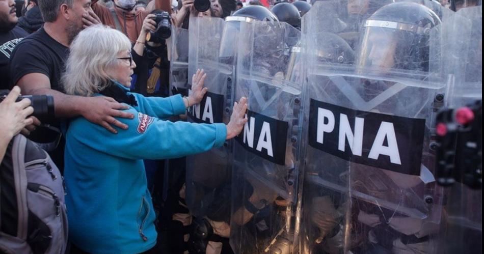 Otro reveacutes para el Gobierno- le prohibieron a Bullrich estar al frente de la seguridad de la Marcha de los jubilados