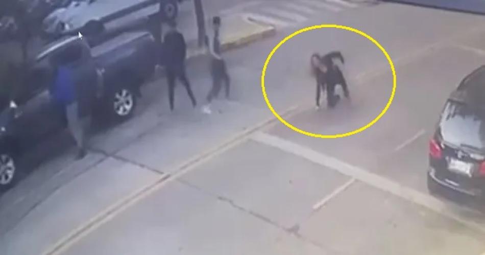 TERRIBLE VIDEO Cinco delincuentes armados asaltan a la jefa de la unidad anticorrupcioacuten de la Policiacutea Federal