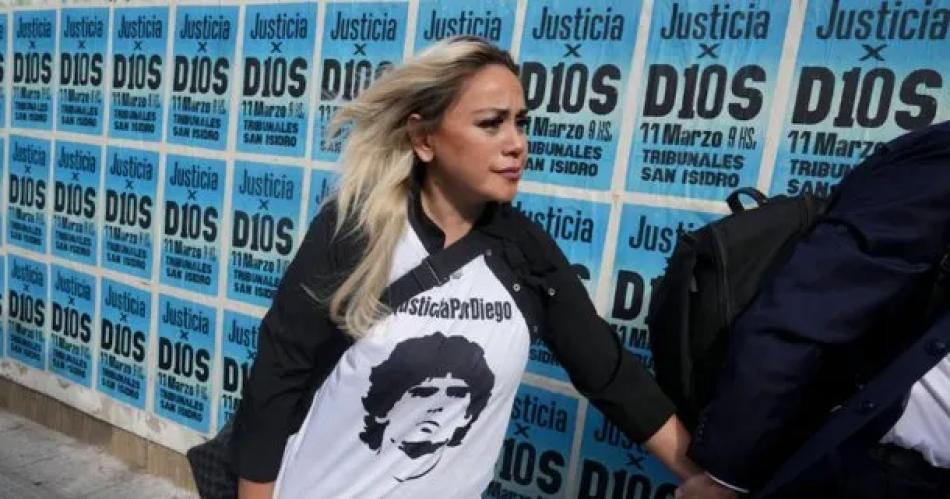 Lo teniacutean secuestrado- Veroacutenica Ojeda rompioacute en llanto en el juicio por la muerte de Maradona