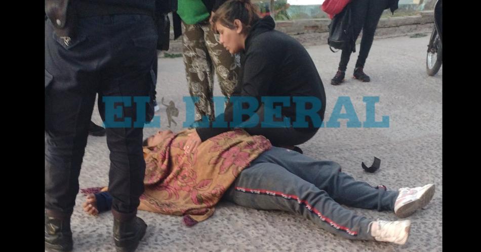 Una vecina del barrio General Paz terminó herida al chocar contra un cabo de policía