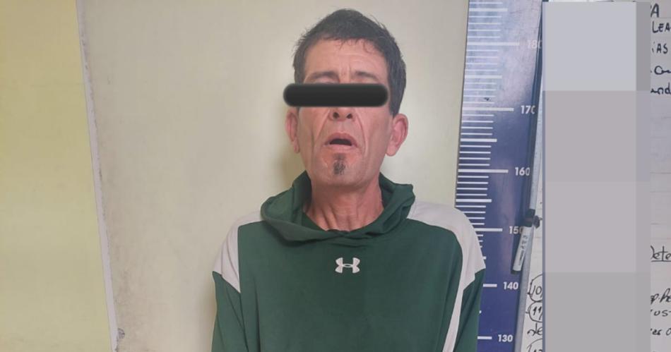 Allanan una casa y detienen a un hombre acusado del robo de numerosos bienes