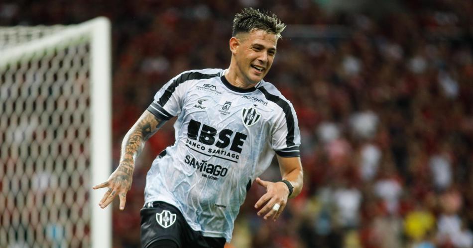 VIDEO  El Pupa Heredia de penal pone en ventaja a Central Coacuterdoba en Brasil