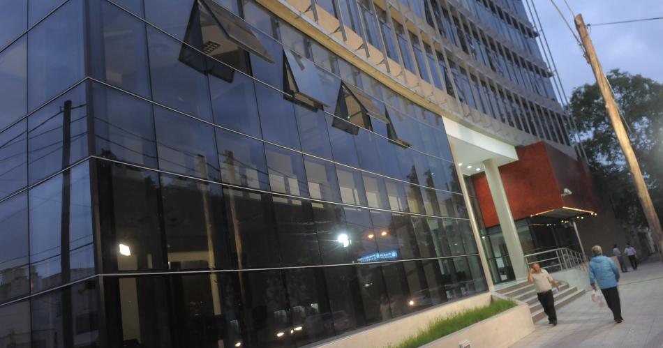 PRESENTACIÓN- El comerciante en el rubro de ópticas señaló que invirtió 5 M pero la contraparte desapareció con el dinero También alertó sobre cheques endosados al parecer en beneficio de Maldonado