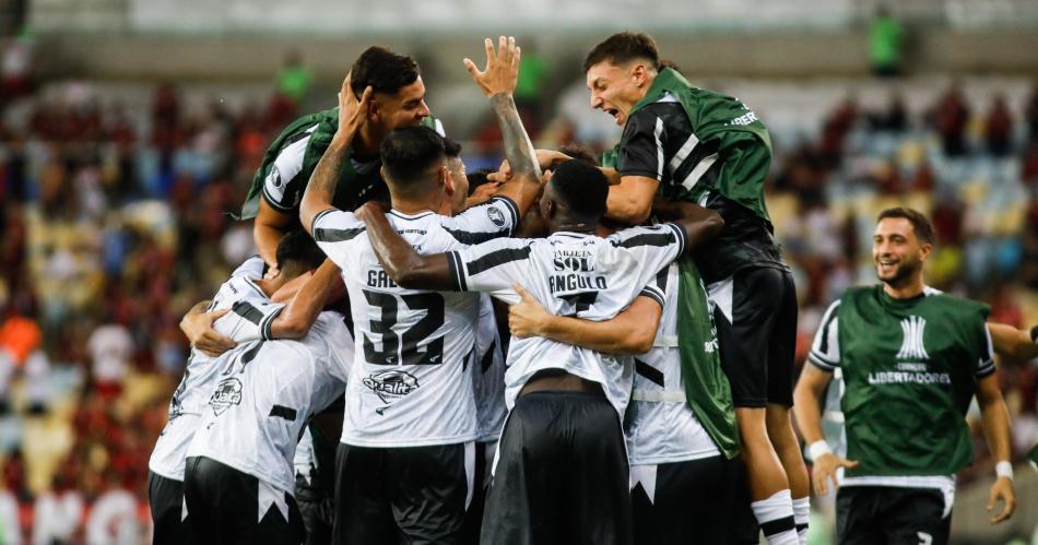 Histoacuterico Maracanazo santiaguentildeo- Central Coacuterdoba vencioacute a Flamengo en Riacuteo