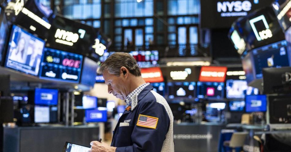 REBOTE Los ADRs volaron hasta 15-en-porciento- y el riesgo país se derrumbó 91-en-porciento-