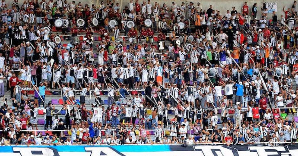 EN BRASIL MÁS DE 1500 HINCHAS SE HICIERON SENTIR EN EL MARACANÁ