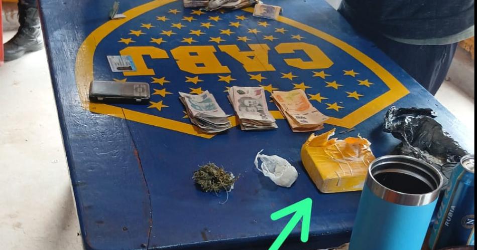 Lo buscaban por balear al amigo- le hallaron medio ladrillo de cocaiacutena