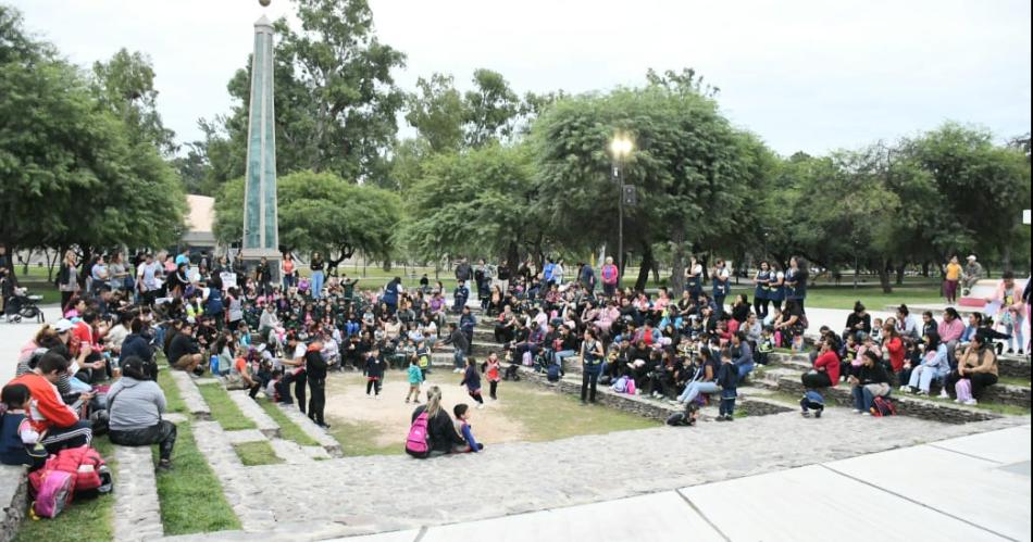 La Municipalidad y la fundacioacuten Huahuitas organizaron una jornada de concientizacioacuten sobre autismo
