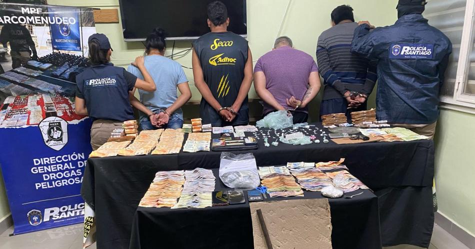 Golpe al narcotraacutefico- secuestran cocaiacutena de maacutexima pureza armas y maacutes de 8 millones de pesos