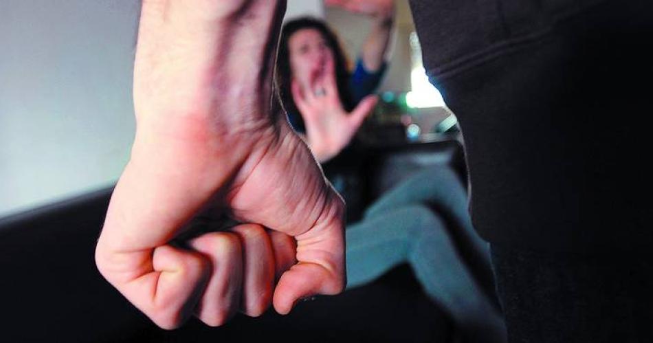 Voy a matarte a golpes sentencioacute a su pareja un santiaguentildeo violento