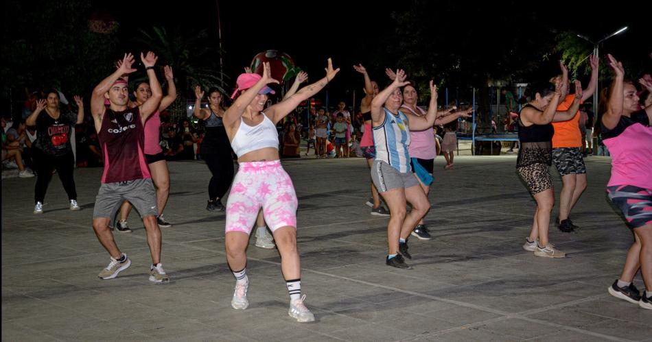 ACTIVIDADES Se han organizado sorteos de regalos clases de zumba recreación y espect�culos artísticos