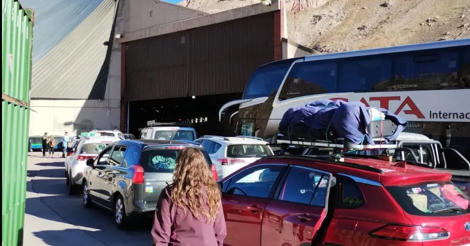 Largas demoras para cruzar a Chile- hasta 4 horas de espera en la frontera (Foto- Diario Uno)