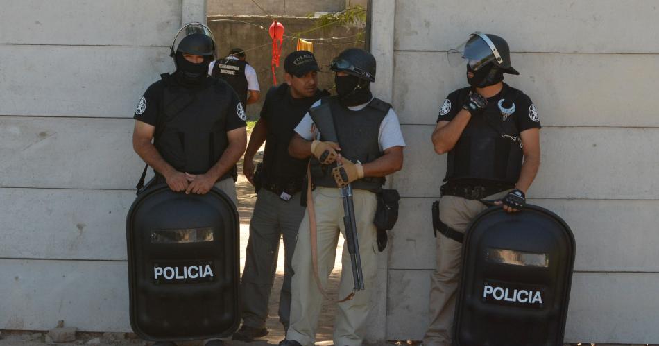 SORPRESA- Paz y Diente se encontraban dentro de un auto Los policías los pusieron nerviosos- ella comenzó a correr y en menos de cinco minutos presos y el secuestro de medio kilo de cocaína
