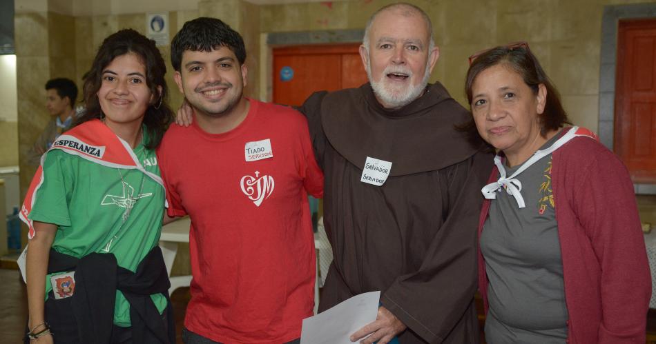 ENCUENTRO DE JOacuteVENES EN EL COLEGIO FRANCISCANAS