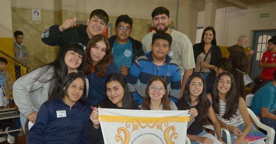 ENCUENTRO DE JOacuteVENES EN EL COLEGIO FRANCISCANAS