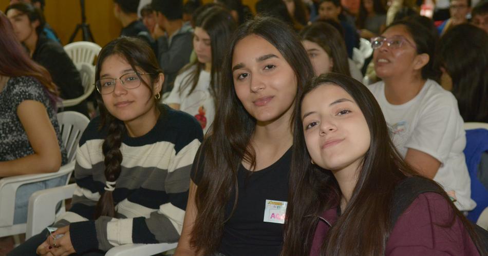 ENCUENTRO DE JOacuteVENES EN EL COLEGIO FRANCISCANAS