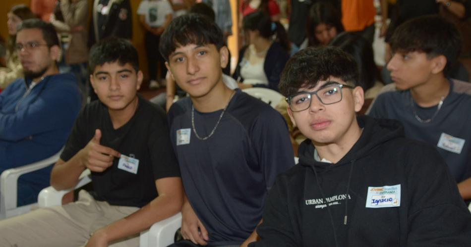 ENCUENTRO DE JOacuteVENES EN EL COLEGIO FRANCISCANAS