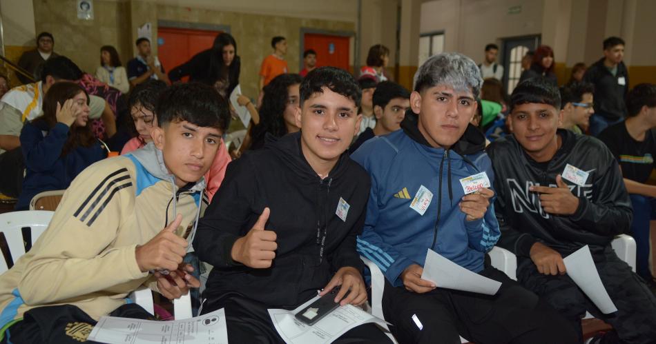 ENCUENTRO DE JOacuteVENES EN EL COLEGIO FRANCISCANAS