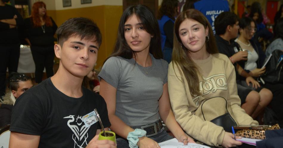 ENCUENTRO DE JOacuteVENES EN EL COLEGIO FRANCISCANAS