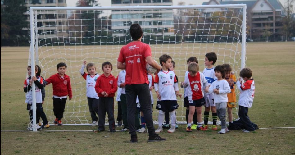 ENTRENAMIENTOS La actividad física no debe ser suspendida a pesar del frío aunque sí hay que tomar recaudos