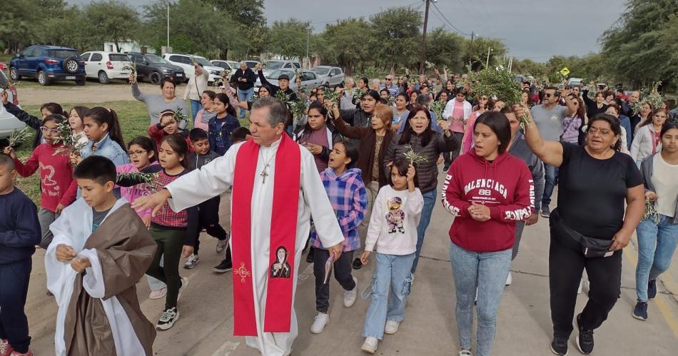 Procesión desde la capilla Virgen de Monserrat al santuario