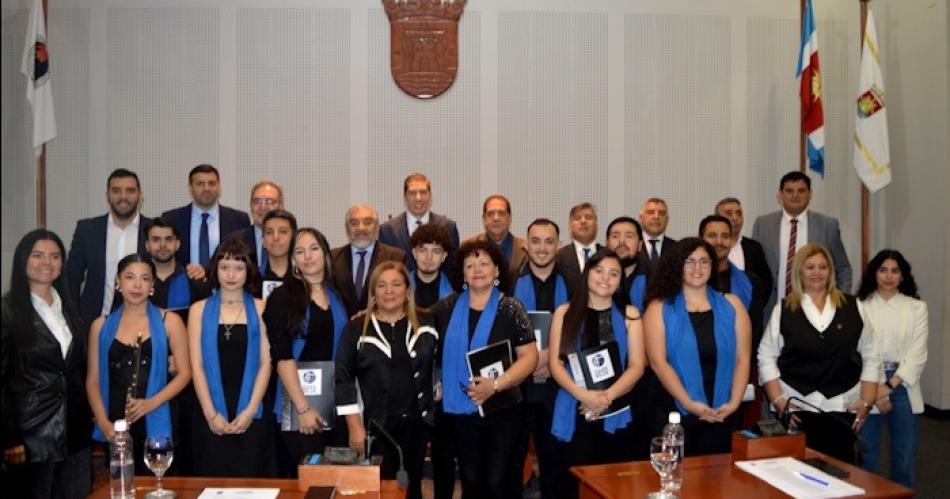 Se entregó un reconocimiento para el Coro de Cmara de la UCSE