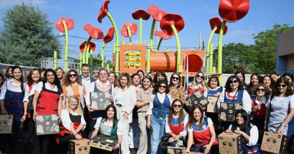 Fuentes hizo entrega de robots pedagógicos para todos los jardines de infantes municipales (Foto- Municipalidad de la Capital)