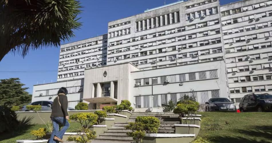 La joven fue ingresada en grave estado al Hospital militar