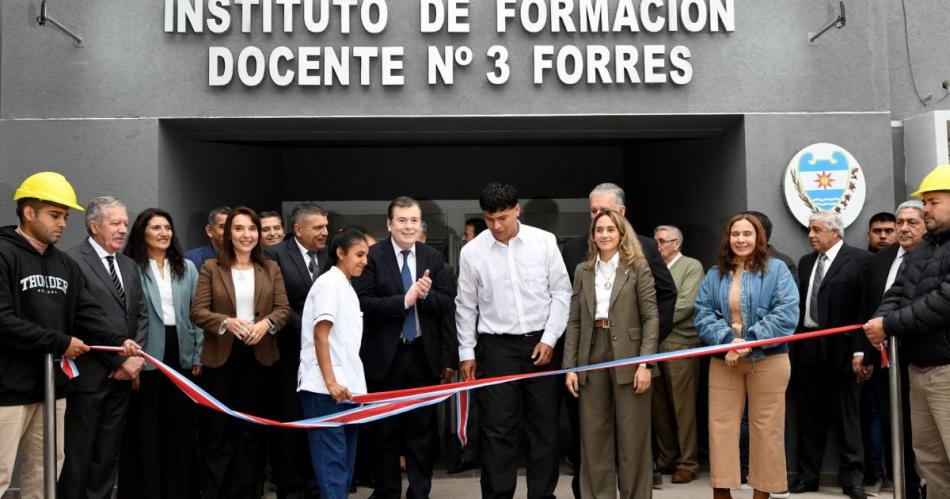 El gobernador Zamora visitó la ciudad de Forres e inauguró obras