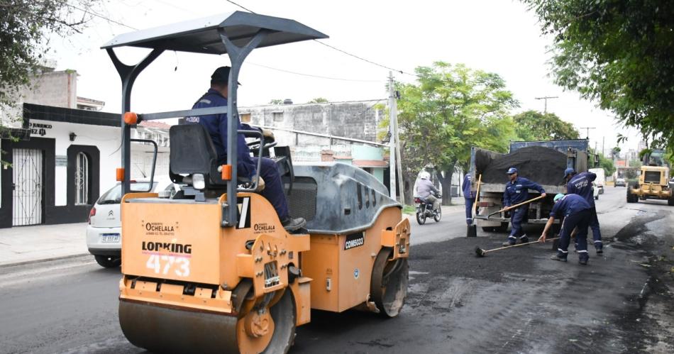 Obras Pblicas de la Capital trabajó en el bacheo de ms de 1000 metros de la calle Viano