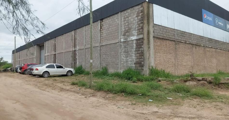 ESCENARIO- Los delincuentes habrían reducido a dos empleados que se disponían acompañar al encargado a fin de depositar los 32 M en el banco