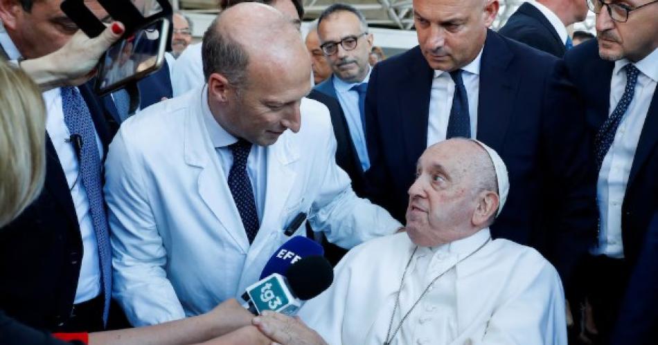 La palabra del médico del Papa sobre sus ltimos minutos- Tenía los ojos abiertos pero no respondía