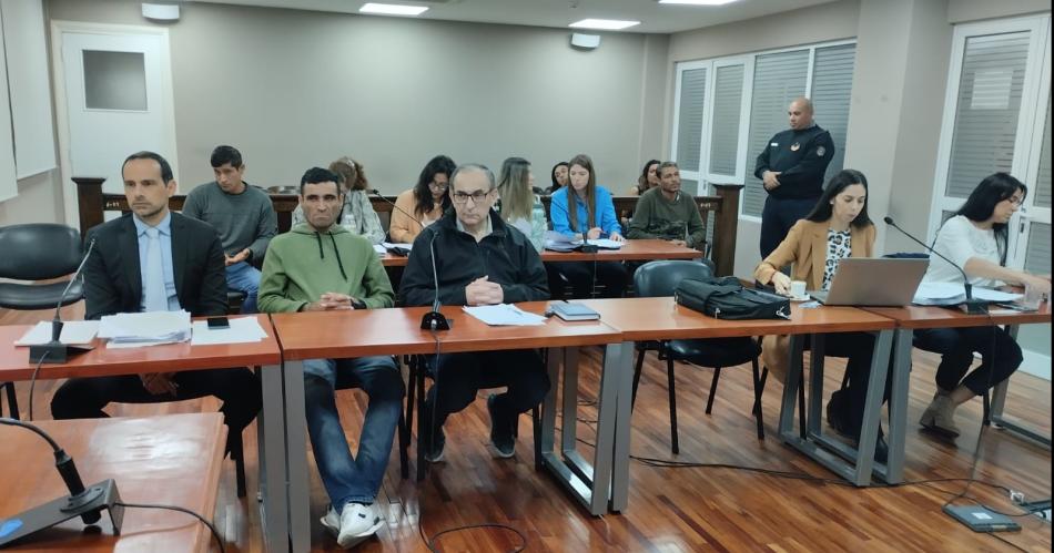 Acusan a 4 supuestos piratas de despojar a pollero de  1230000