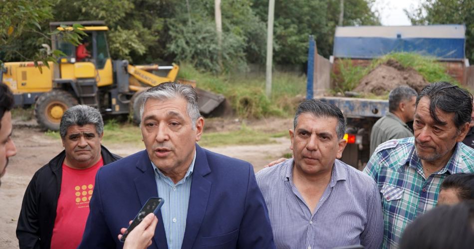 Nediani supervisoacute un operativo integral en el barrio Villa Elena