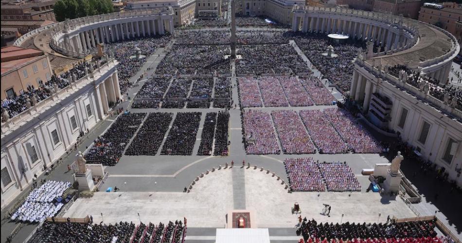 El papa Francisco descansa en Santa María la Mayor tras su funeral multitudinario
