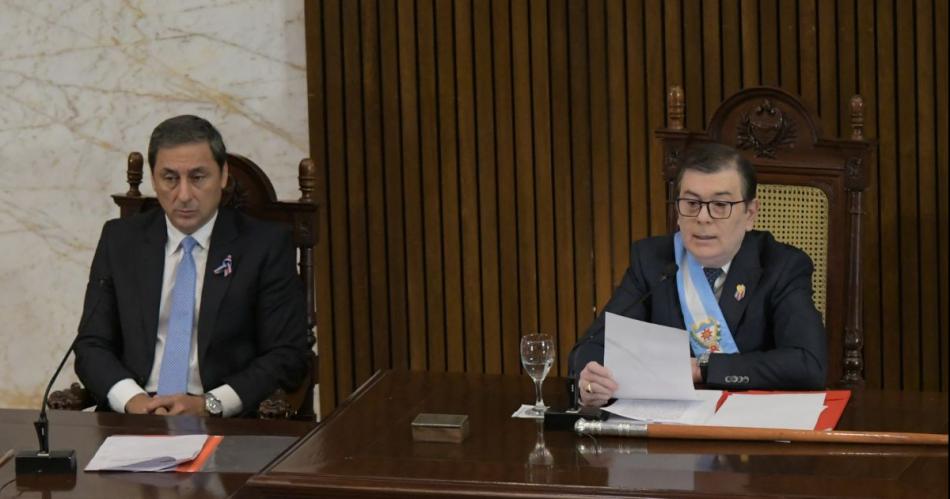 El gobernador Gerardo Zamora brindó su mensaje anual en el Día de la Autonomía Provincial
