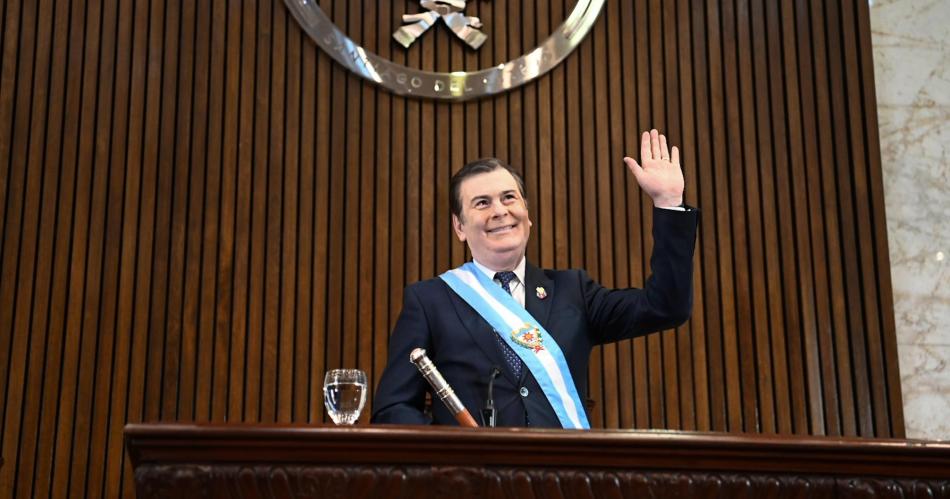 Zamora anuncioacute bono de 500 mil y resaltoacute- Aquiacute podemos ensentildear tranquilamente sobre equilibrio fiscal