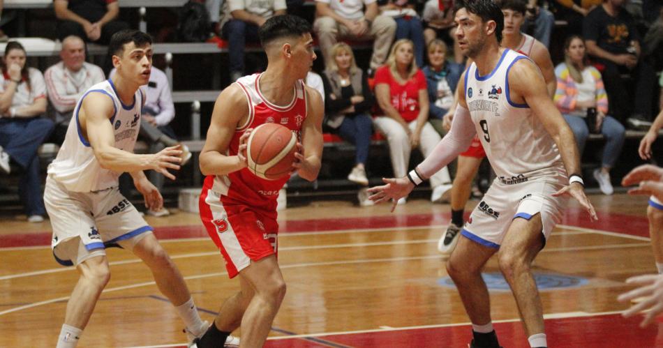 Liga Nacional- Independiente perdió en el cierre