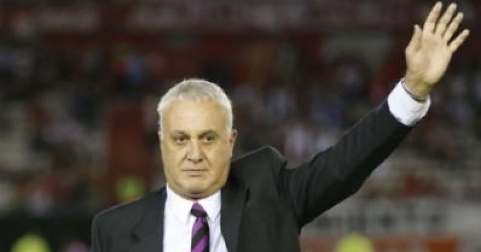 El Beto Alonso picante contra Rojo y el DT Gago