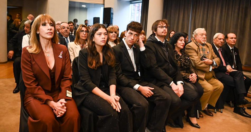 Zamora anuncioacute bono de 500 mil y resaltoacute- Aquiacute podemos ensentildear tranquilamente sobre equilibrio fiscal