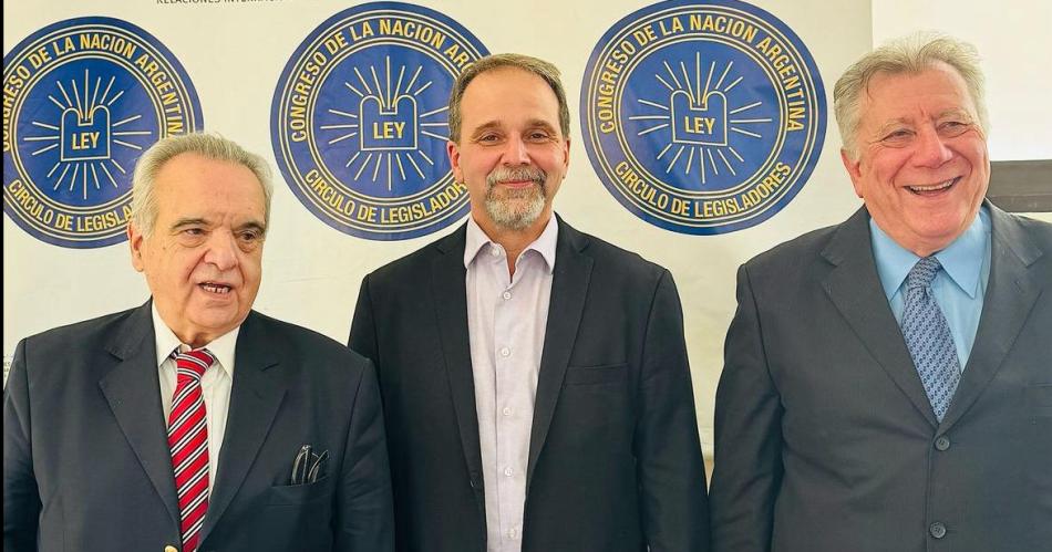 Ciacuterculo de Legisladores y la OEI- Un mundo en transicioacuten- desafiacuteos para pensar el futuro