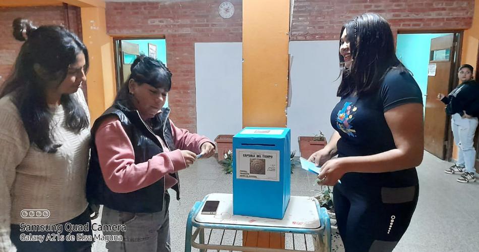 Los clodomirenses participan de una caacutepsula del tiempo