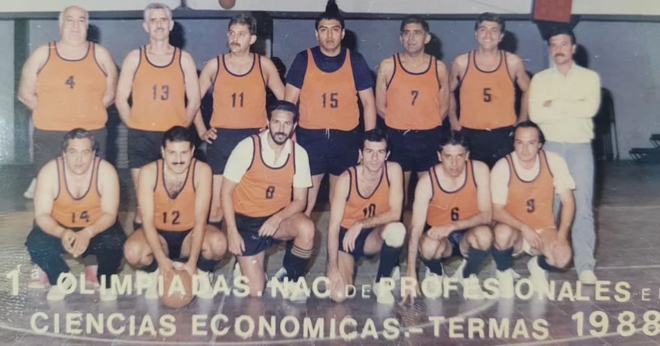 Walter Noe Coco Tagliavini arriba a la izquierda