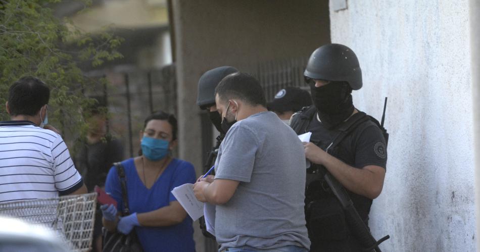 Allanamiento por un robo millonario- un detenido y un proacutefugo