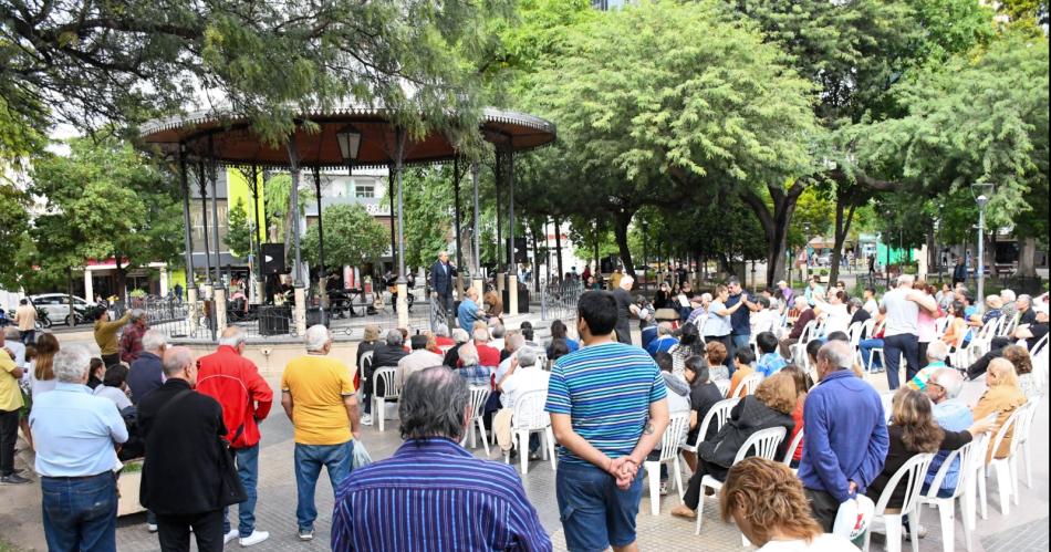 Celebraron el Día Provincial del Tango con m�sica en plaza Libertad